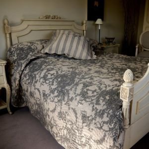 Hand Quilted Reversible Toile Bedcover KS - Beige charcoal cherubs