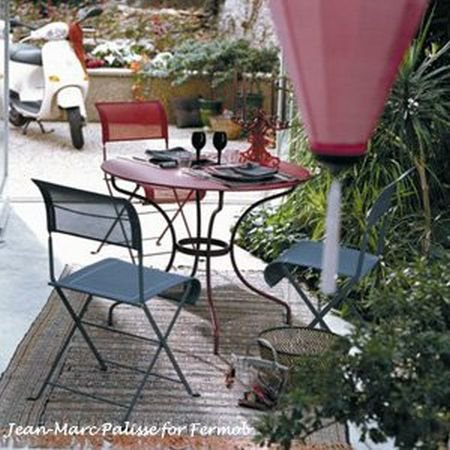 French Garden Furniture Set Opera 67 table and 2 Dune Chairs