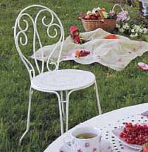  96cm Montmartre Table and 4 Montmartre Chairs