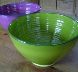 Handmade ceramic bowl (large round)